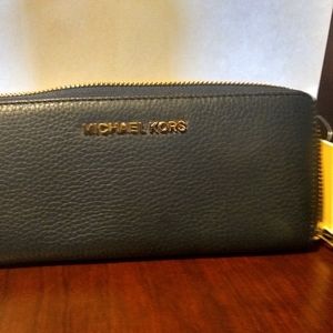 Micheal Kors wallet